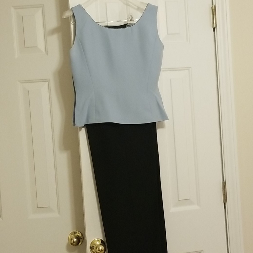 Tahari 3 piece suit